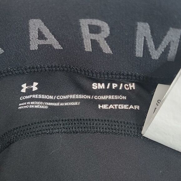 BLACK Under Armour Heatgear Compression Capris - Picture 5 of 6
